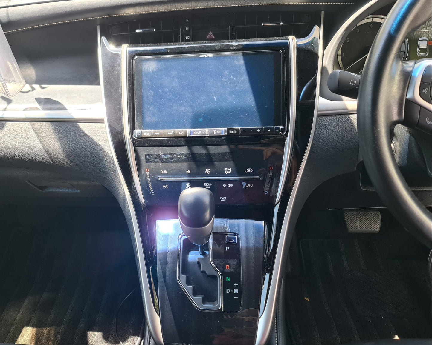 709. Toyota Harrier Premium 2017