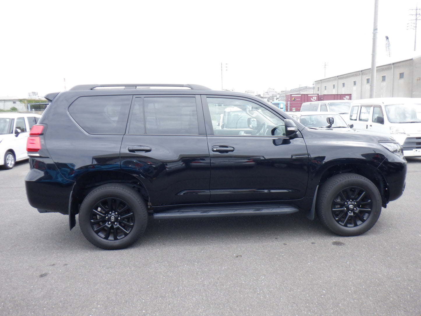 850 TOYOTA LAND CRUISER PRADO TX L PACKAGE MATTE BLACK EDITION 2022 TRJ150-0150825