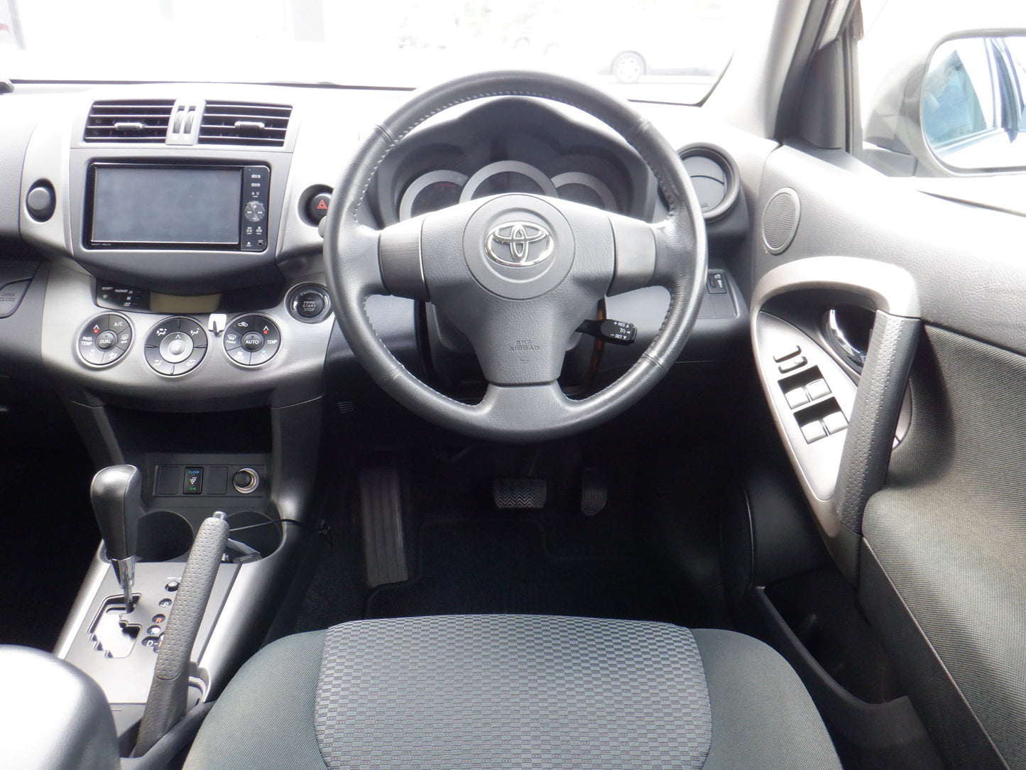 830 TOYOTA RAV4 STYLE 2011 Milage: 37,300 Km