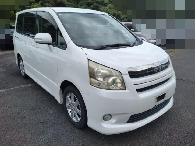 882 TOYOTA NOAH S 2009 / Milage: 241,166 Km