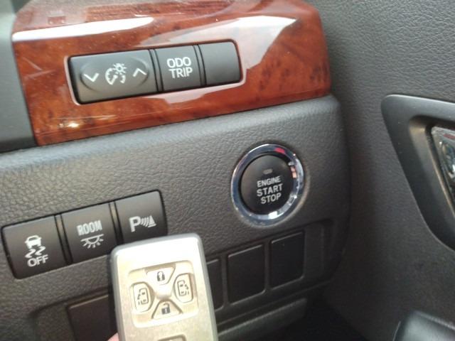 904 TOYOTA ALPHARD 240G 2010 / Milage: 175,228 Km