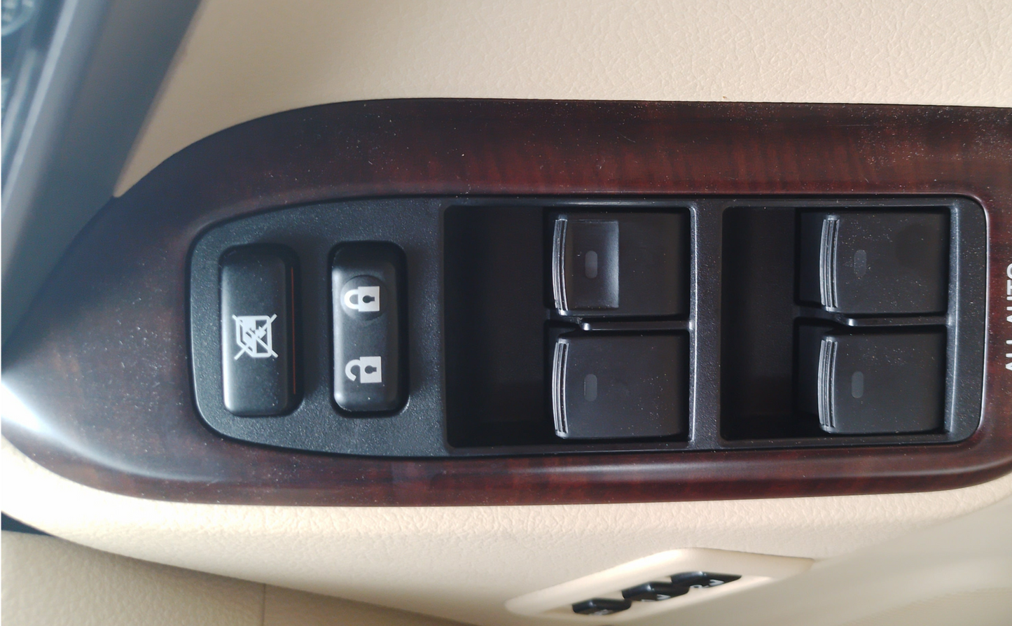 264. Toyota Land Cruiser Prado TZ-G 2015