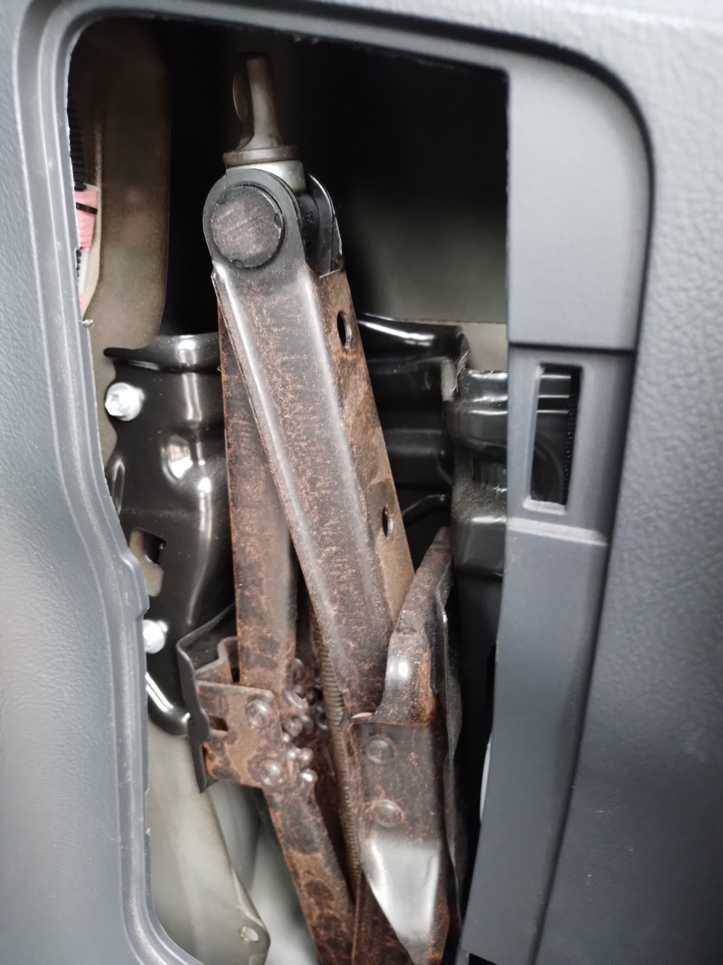 377. Toyota Vanguard 240S S-packege Alkantala 2013
