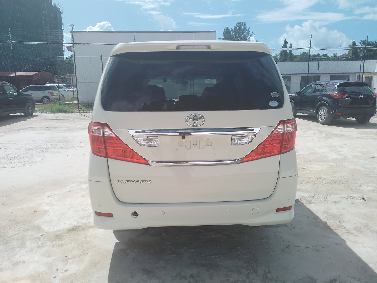 421. Toyota Alphard 240X 2011