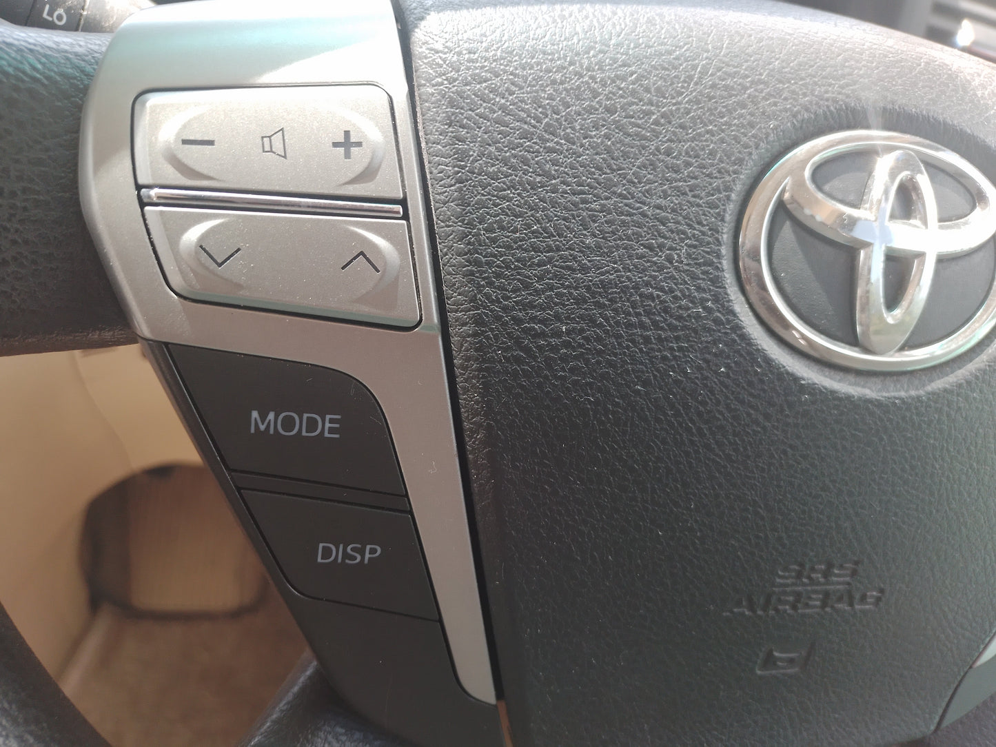 421. Toyota Alphard 240X 2011