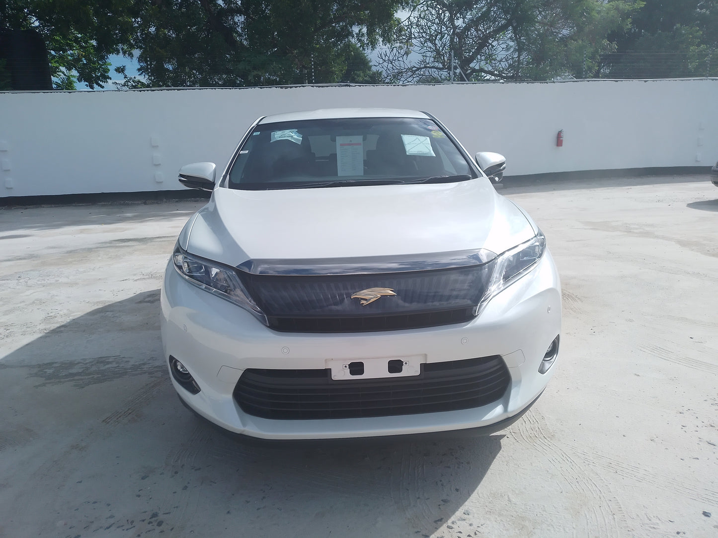 391. Toyota Harrier Elegance 2014
