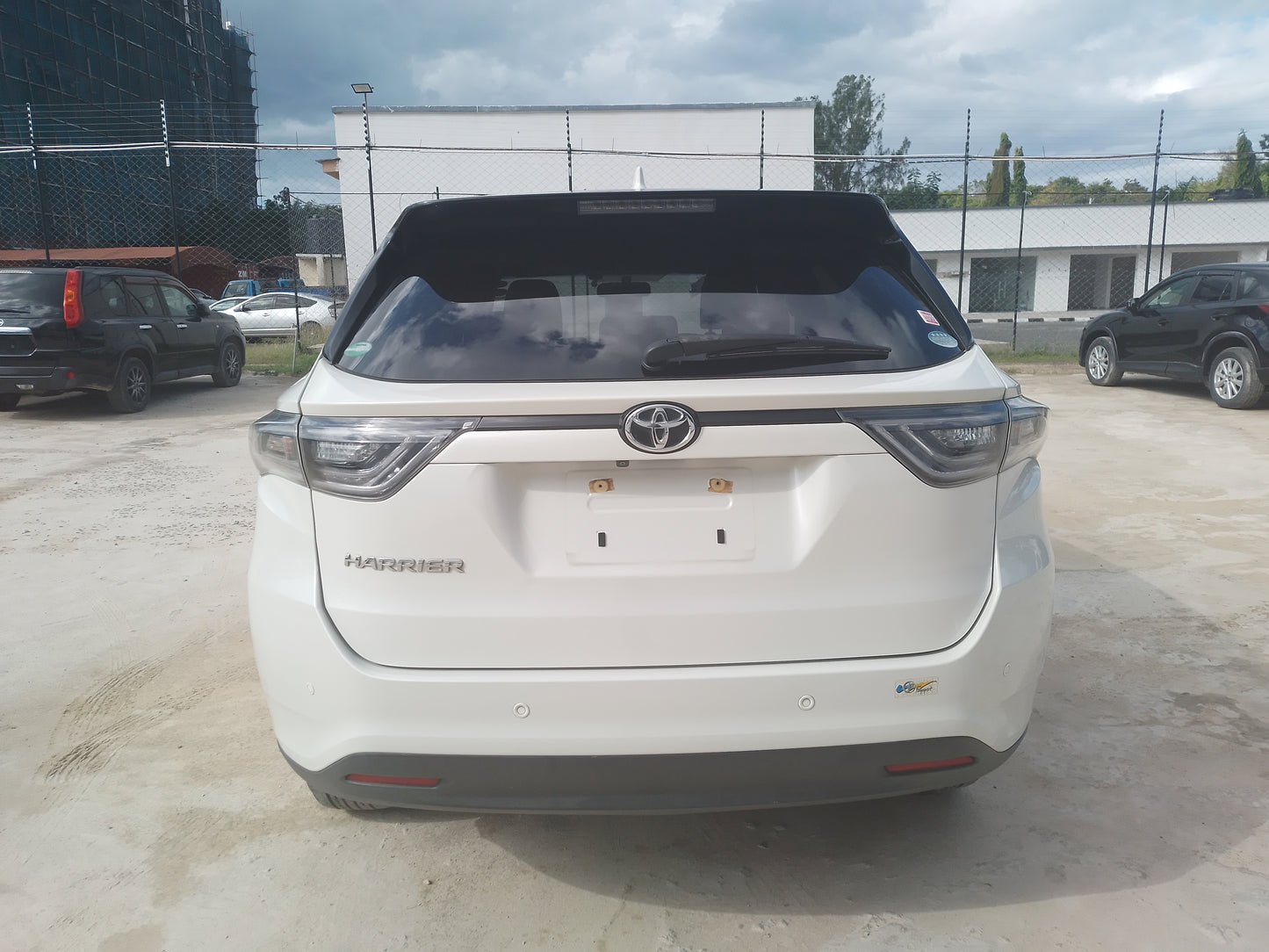 391. Toyota Harrier Elegance 2014