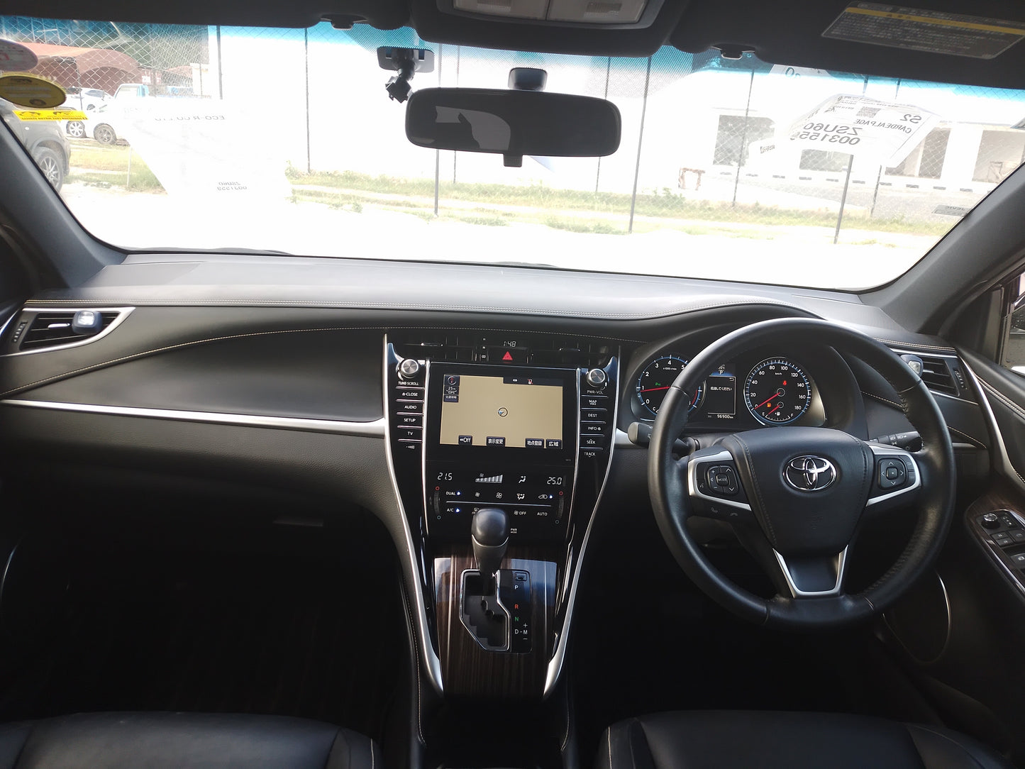 391. Toyota Harrier Elegance 2014
