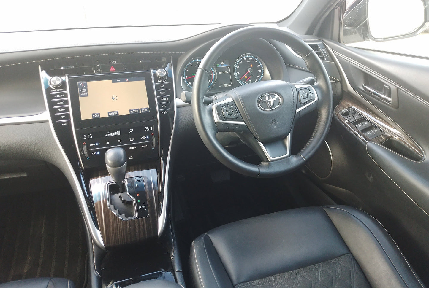 391. Toyota Harrier Elegance 2014