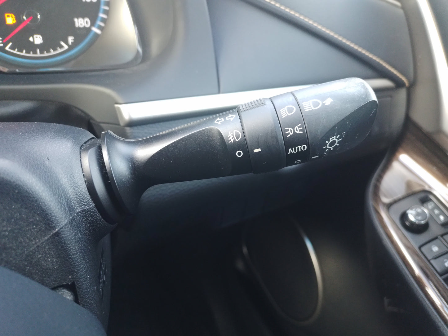 391. Toyota Harrier Elegance 2014