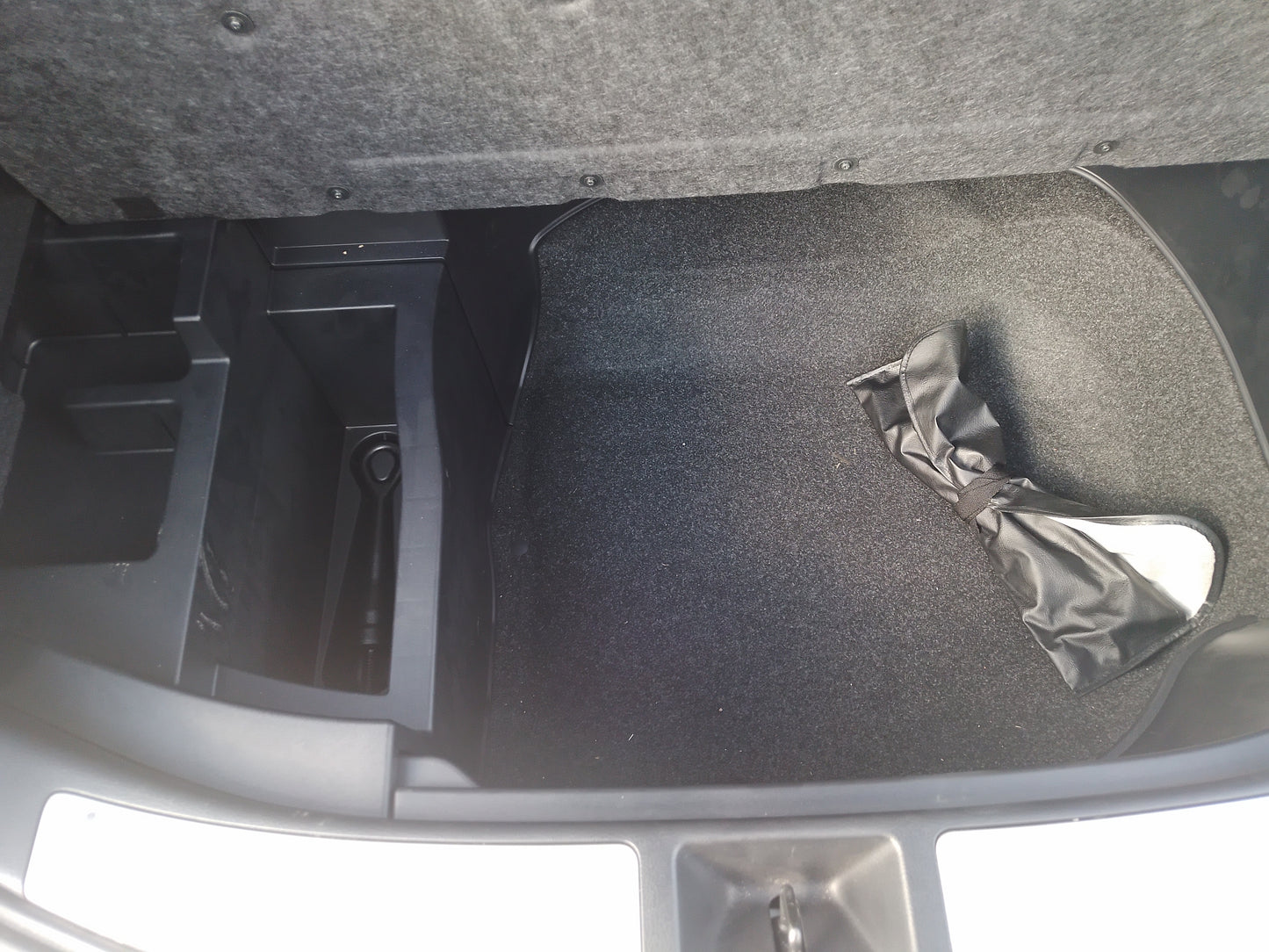 391. Toyota Harrier Elegance 2014
