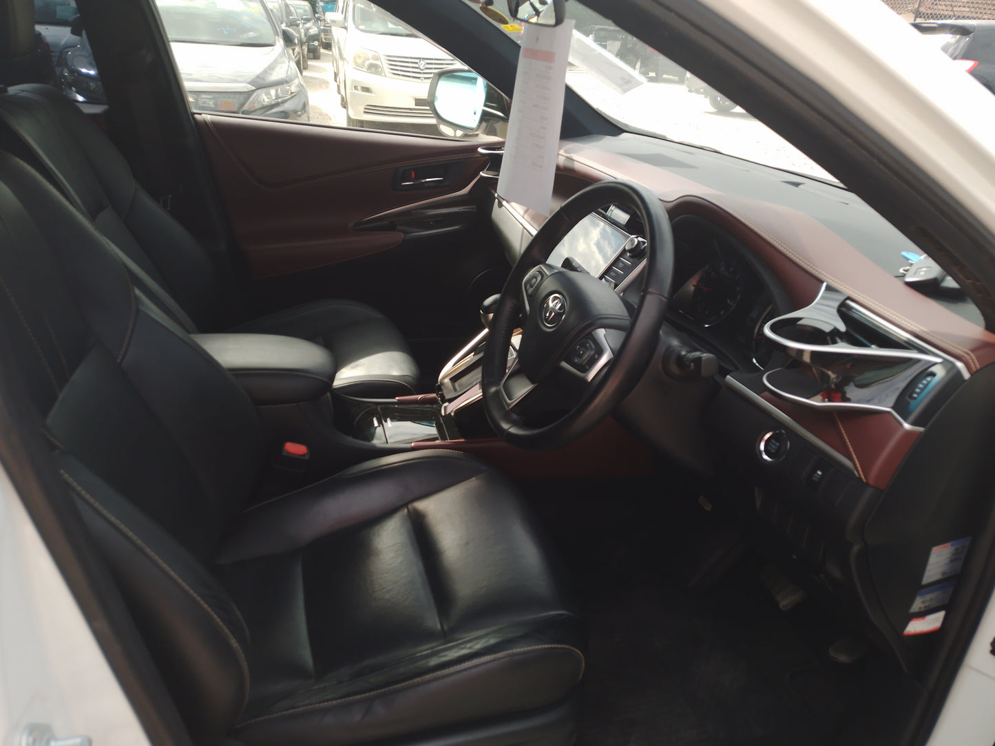 392. Toyota Harrier Elegance 2014
