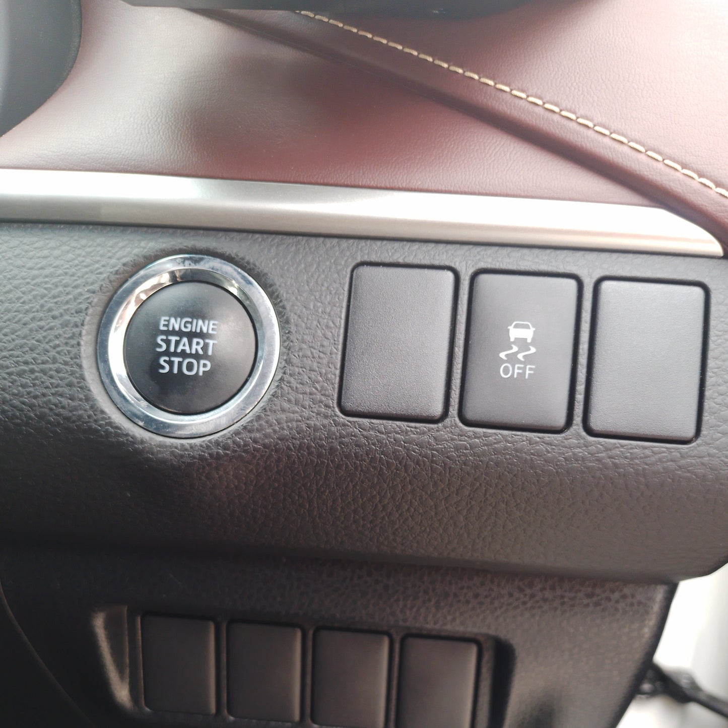 392. Toyota Harrier Elegance 2014