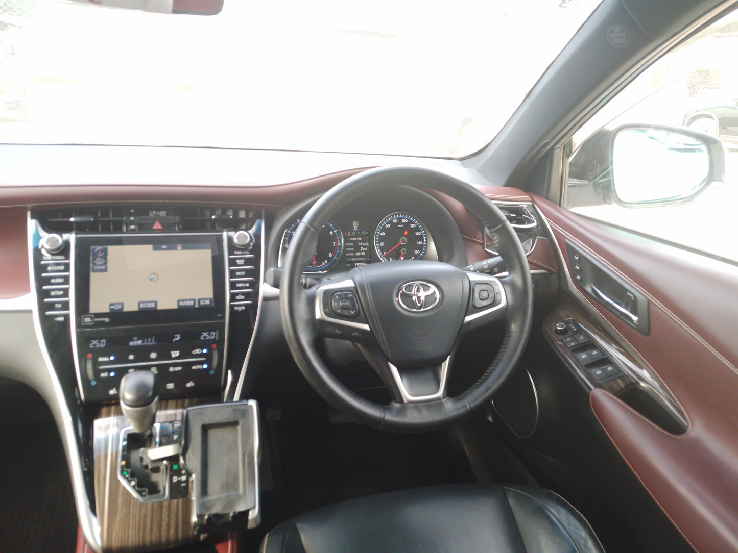 392. Toyota Harrier Elegance 2014