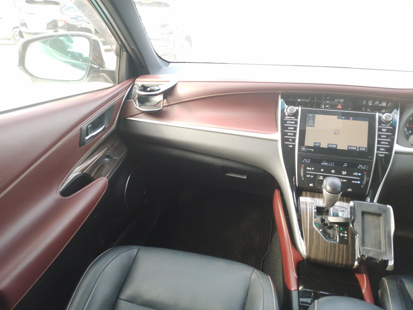 392. Toyota Harrier Elegance 2014
