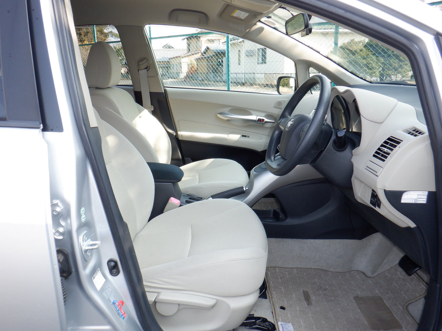 840 TOYOTA AURIS 150X M PACKAGE 2010 / Mileage: 52,200 km