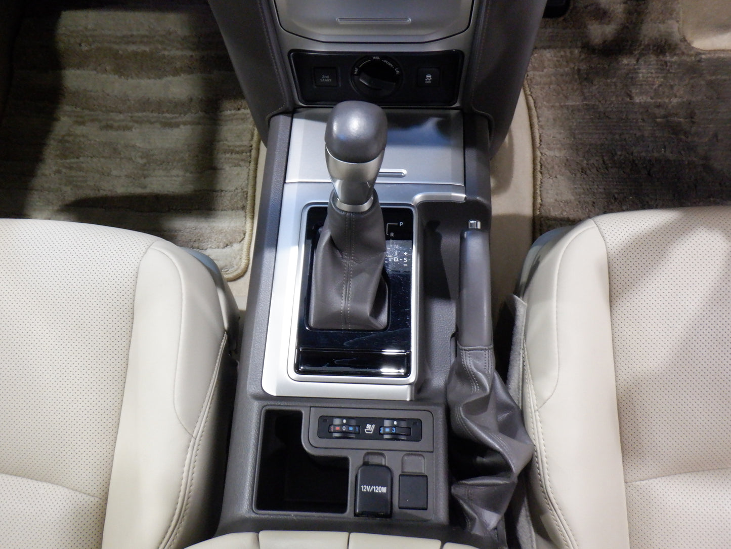 850 TOYOTA LAND CRUISER PRADO TX L PACKAGE MATTE BLACK EDITION 2022 / Milage: 34,500 Km