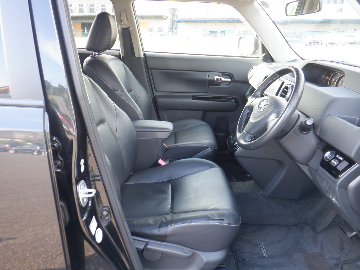 832 TOYOTA COROLLA RUMION 1.5G ON B LIMITED 2011 ,Milage: 118,500 Km