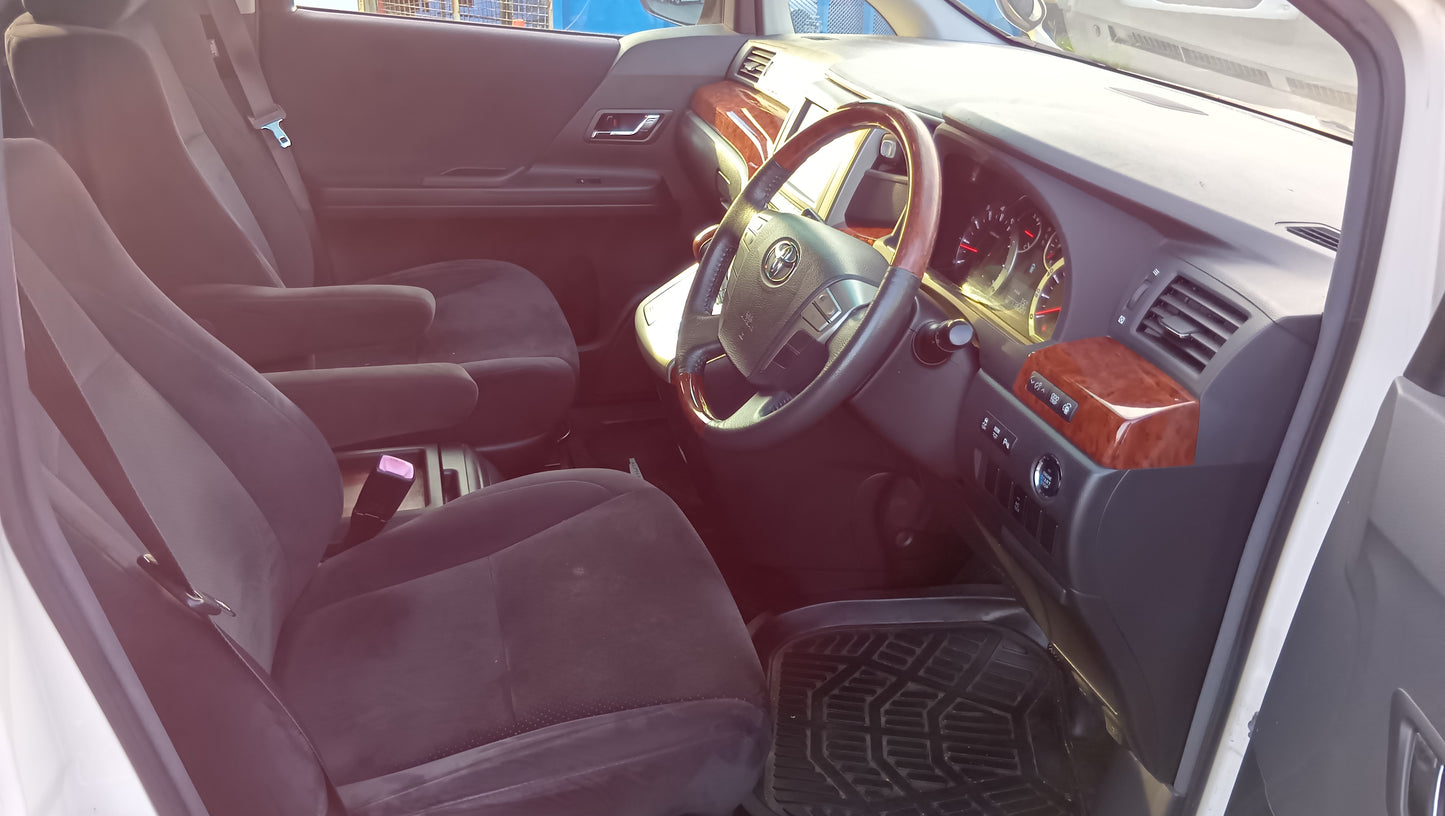 874. TOYOTA Alphard 240S Premium Selection II 2010