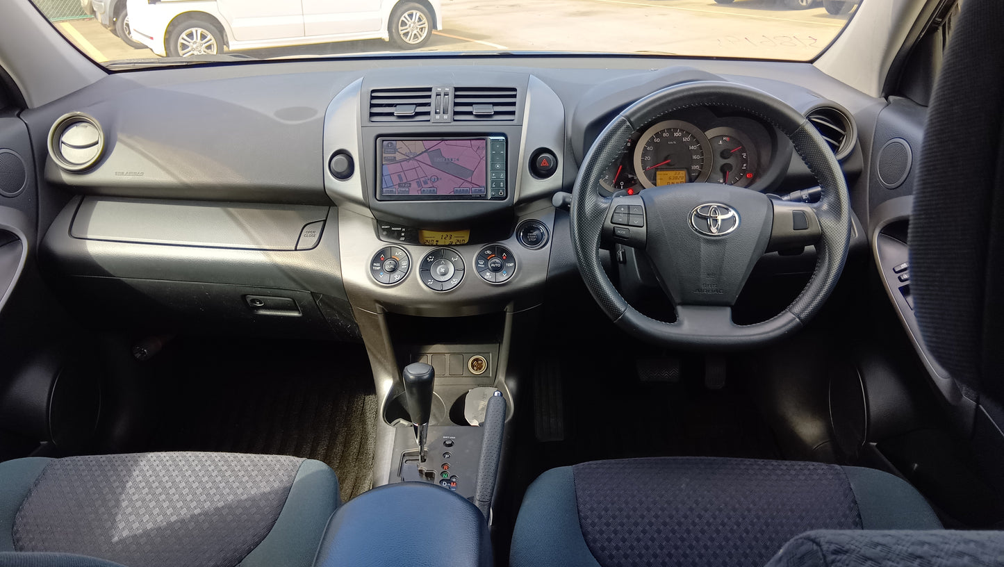 893. TOYOTA VANGUARD 240S 2011