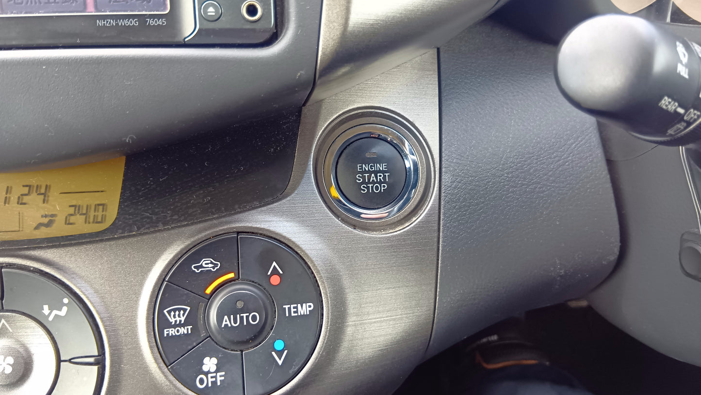 893. TOYOTA VANGUARD 240S 2011