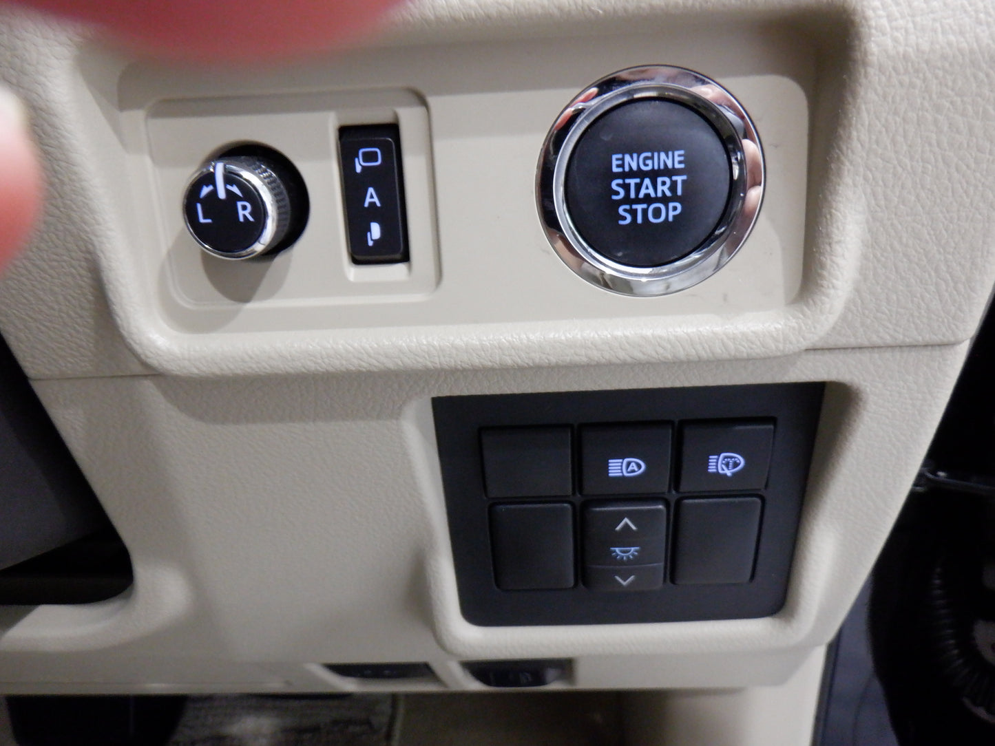 850 TOYOTA LAND CRUISER PRADO TX L PACKAGE MATTE BLACK EDITION 2022 / Milage: 34,500 Km