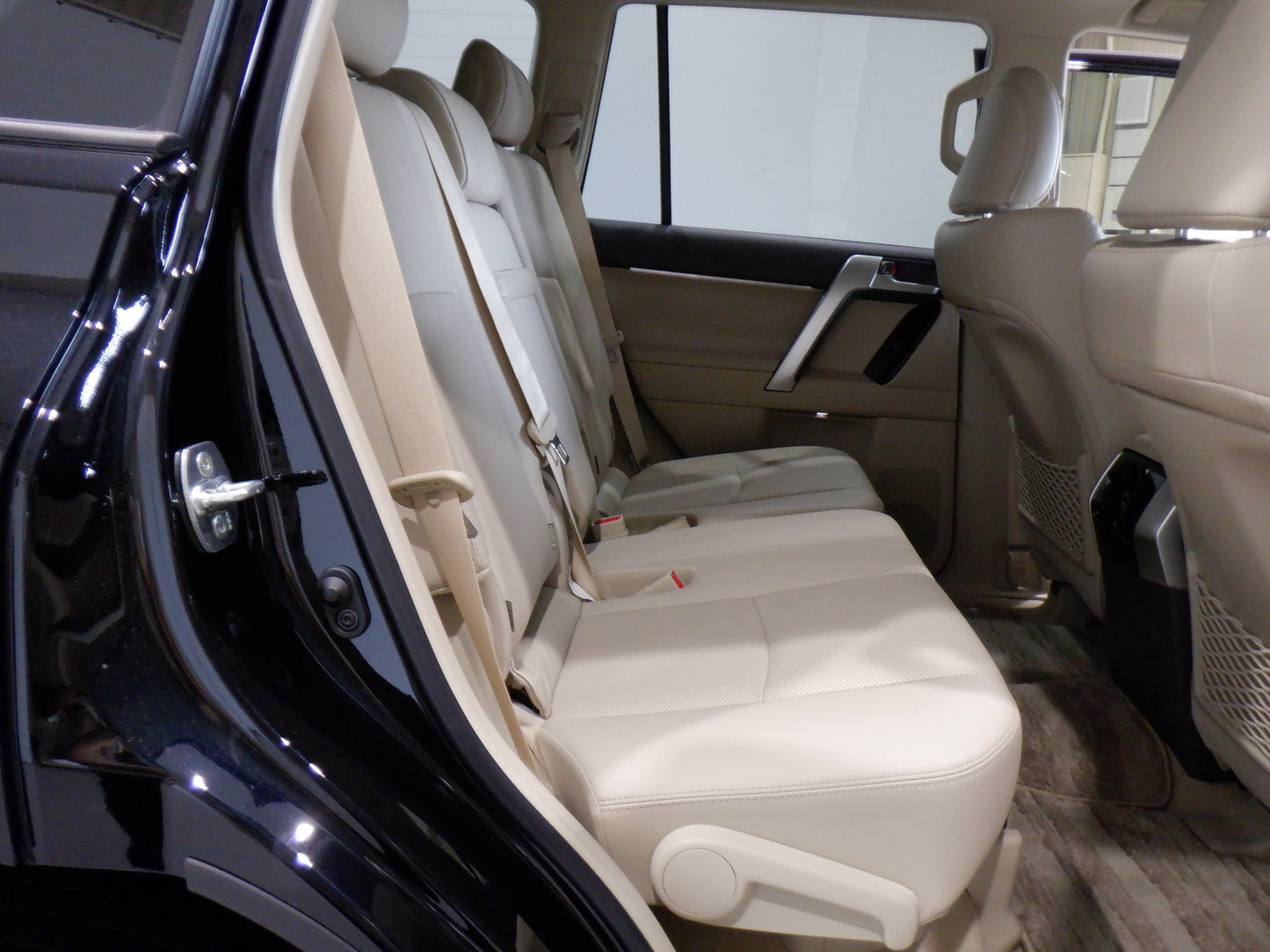 850 TOYOTA LAND CRUISER PRADO TX L PACKAGE MATTE BLACK EDITION 2022 / Milage: 34,500 Km