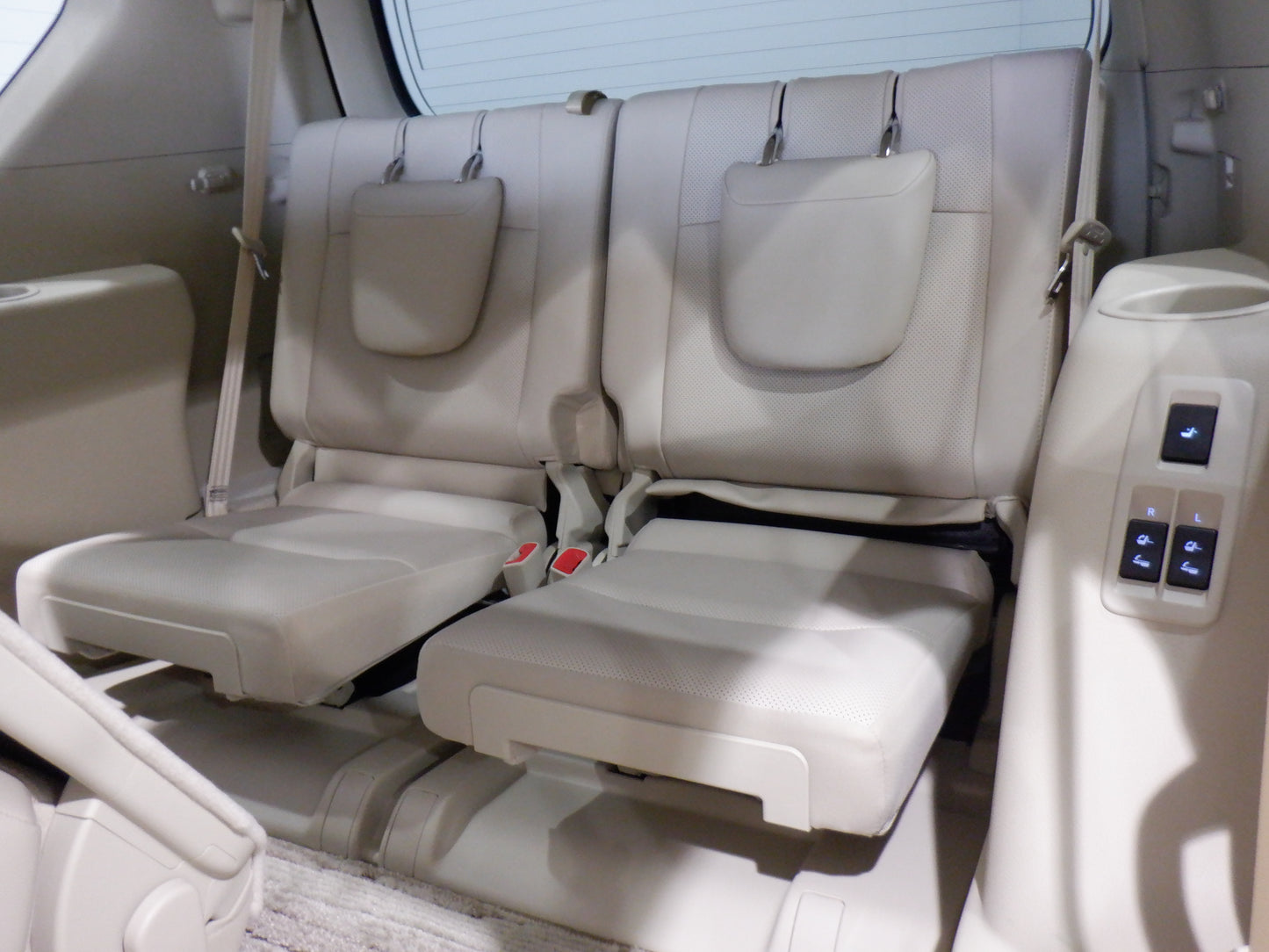 850 TOYOTA LAND CRUISER PRADO TX L PACKAGE MATTE BLACK EDITION 2022 / Milage: 34,500 Km