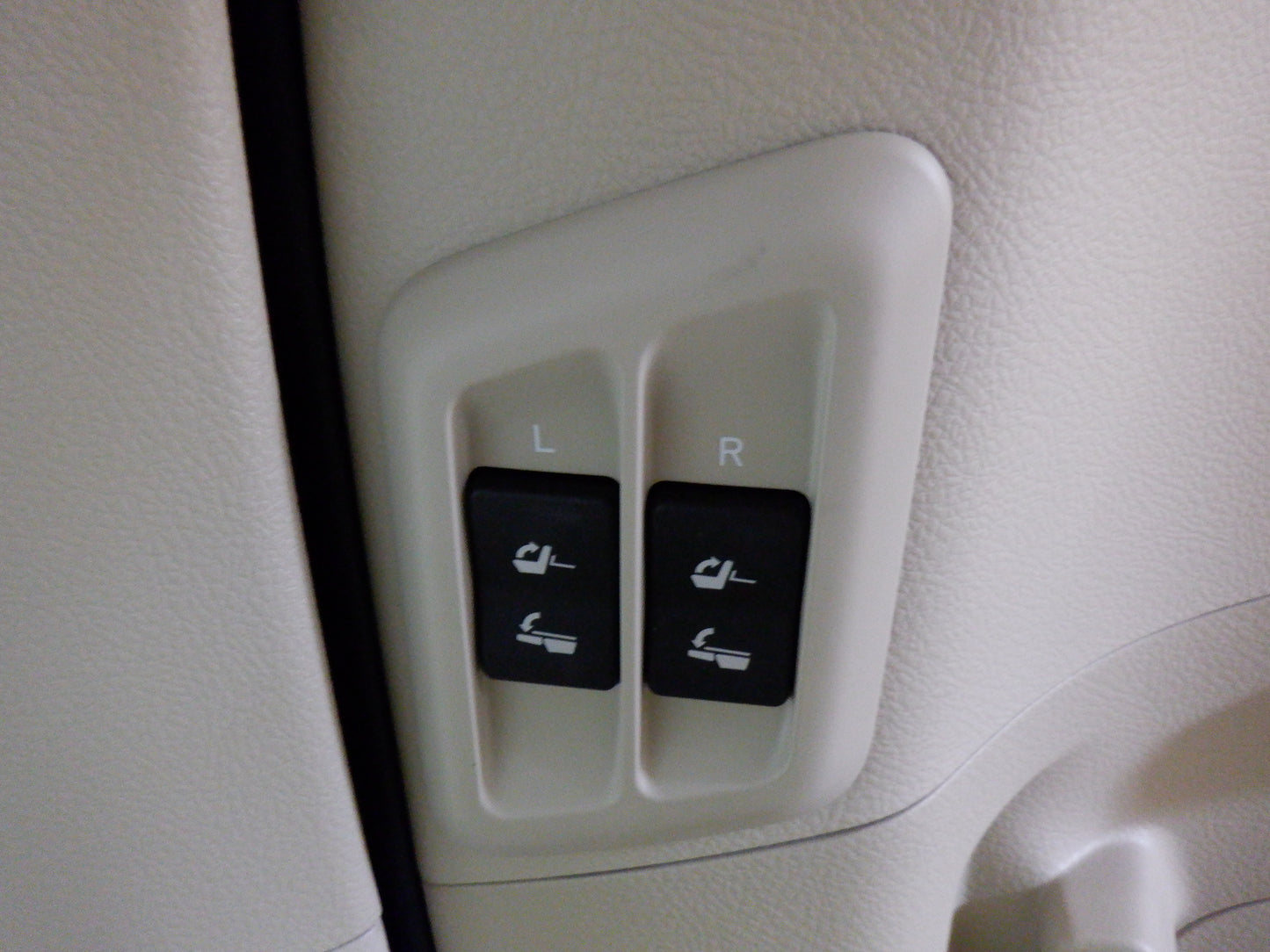 850 TOYOTA LAND CRUISER PRADO TX L PACKAGE MATTE BLACK EDITION 2022 / Milage: 34,500 Km