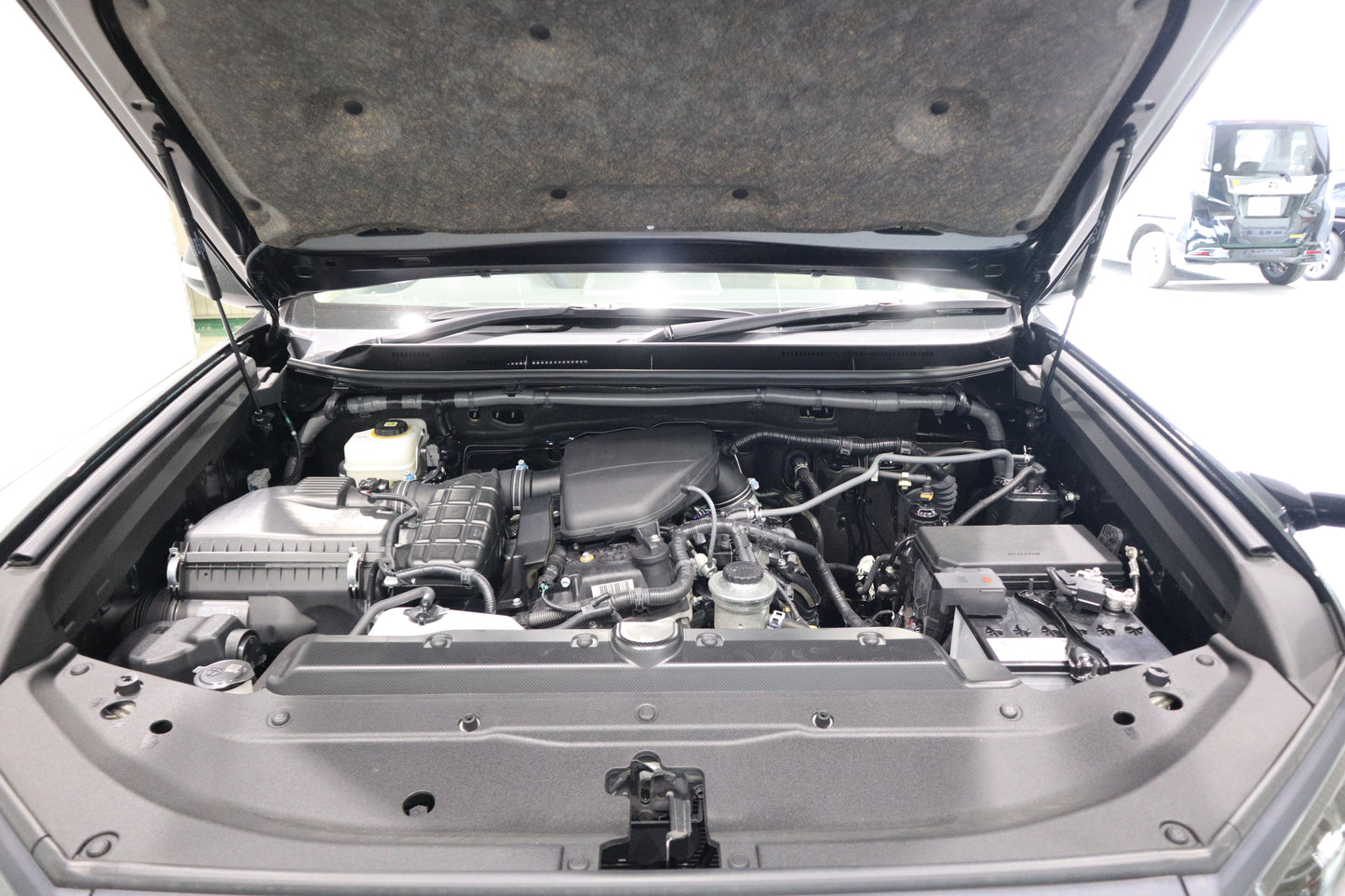 850 TOYOTA LAND CRUISER PRADO TX L PACKAGE MATTE BLACK EDITION 2022 / Milage: 34,500 Km