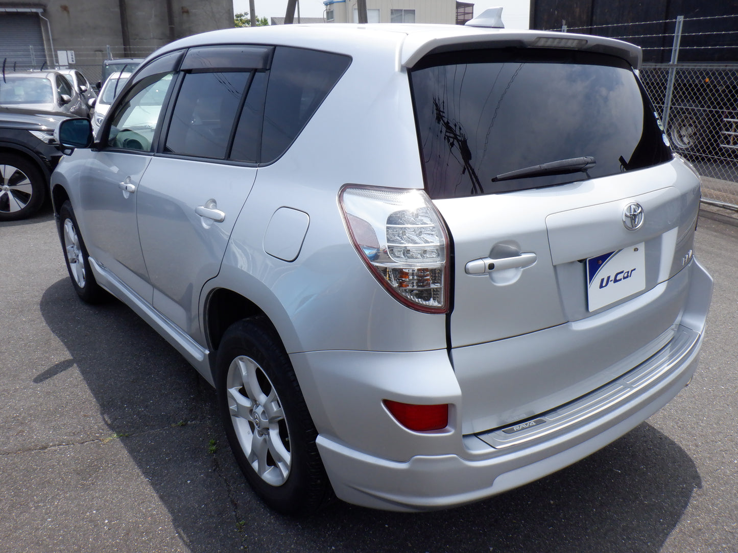 830 TOYOTA RAV4 STYLE 2011 Milage: 37,300 Km