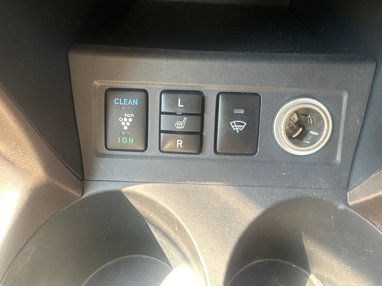 417. Toyota Vanguard 240S 2008