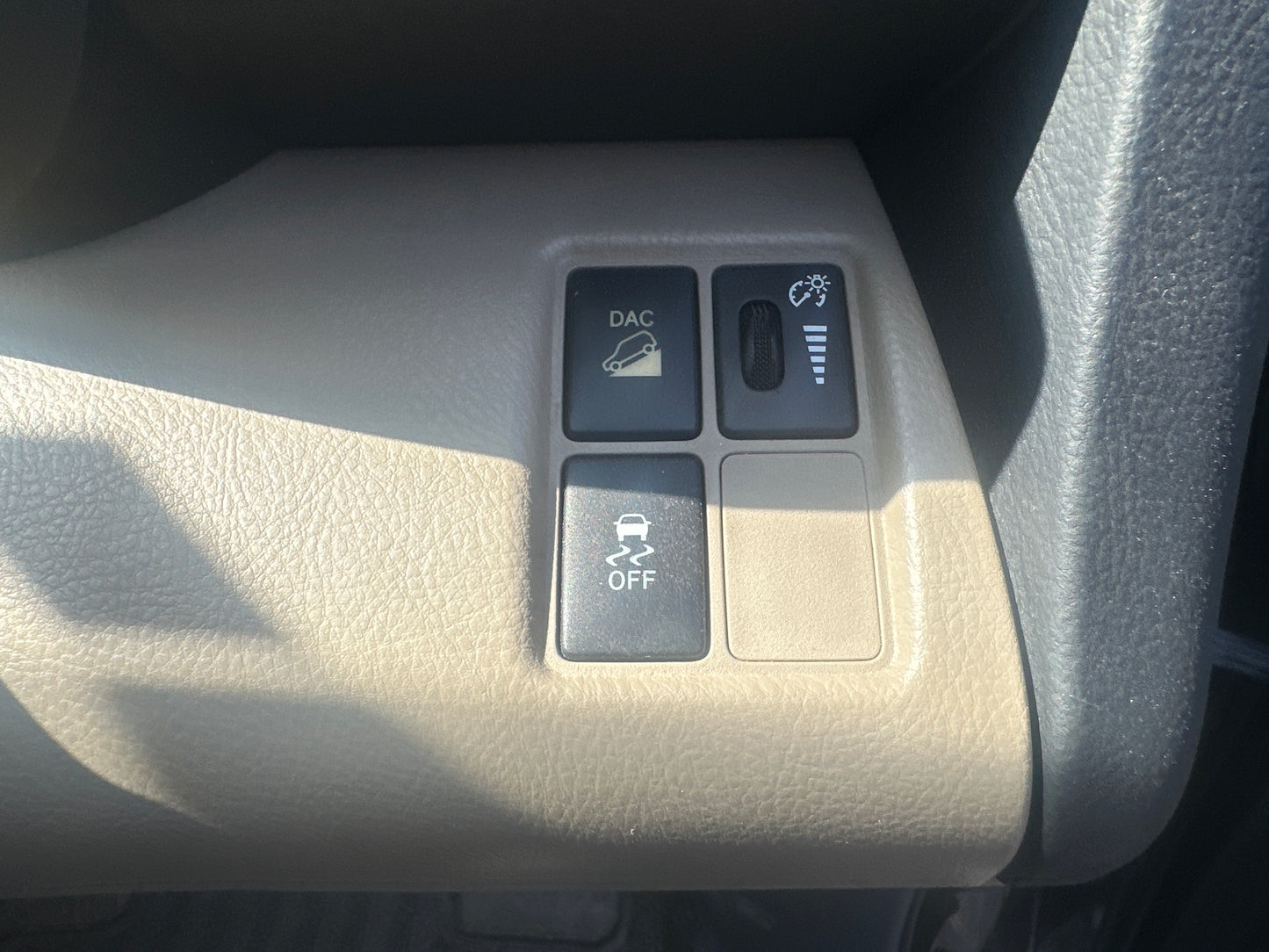 417. Toyota Vanguard 240S 2008