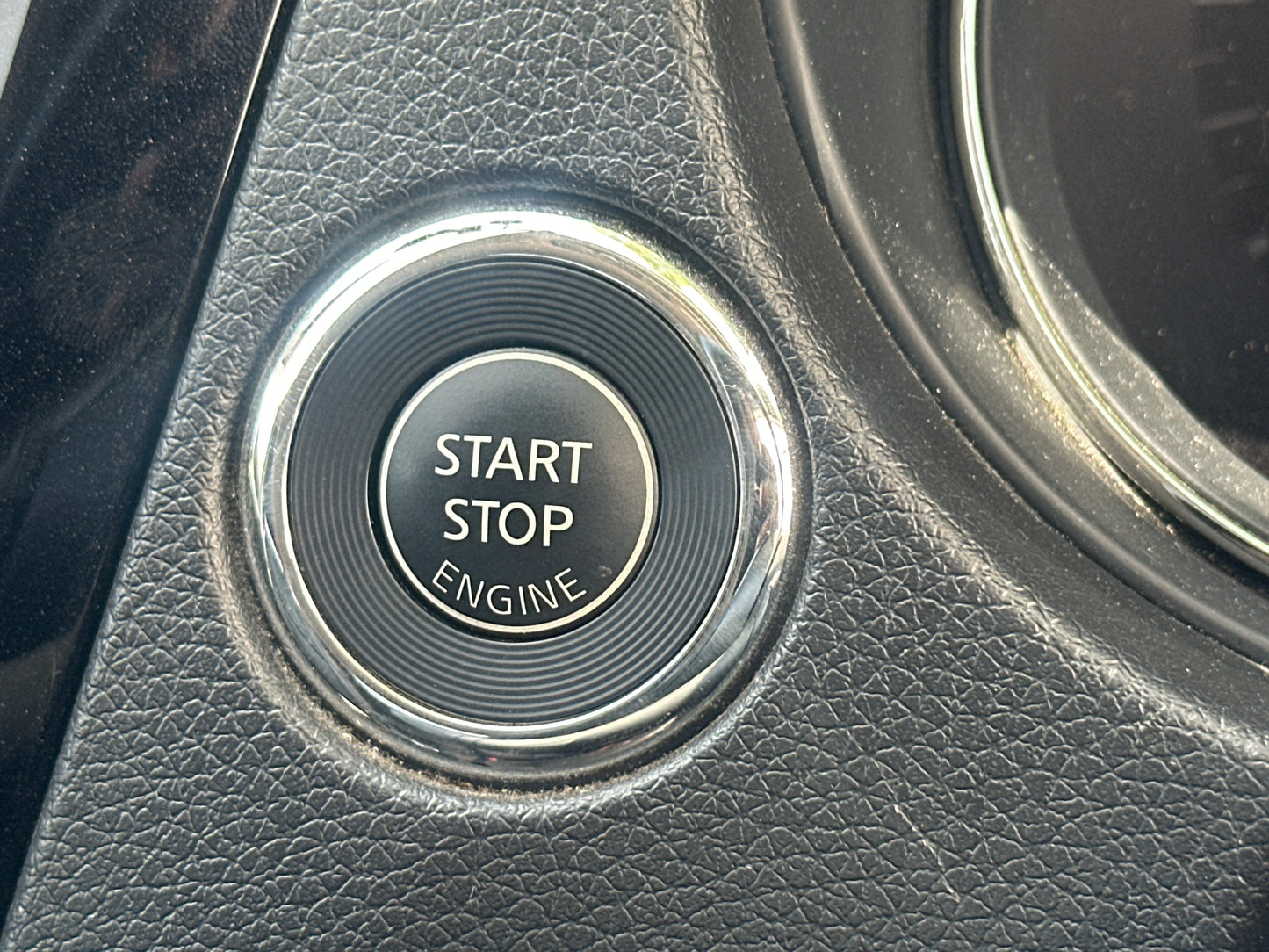 467. Nissan X-Trail 20X E-BRAKE-Package 2014