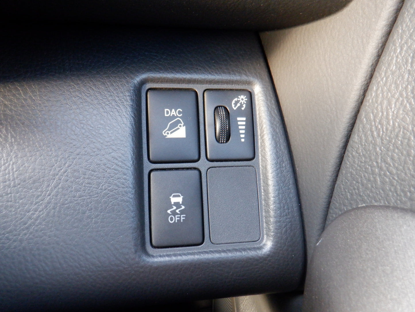 847 TOYOTA VANGUARD 240S G PACKAGE 2010 / Milage: 26,500 Km