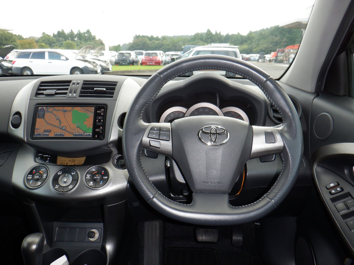 846 TOYOTA VANGUARD 240S 2010 / Milage: 13,700 Km