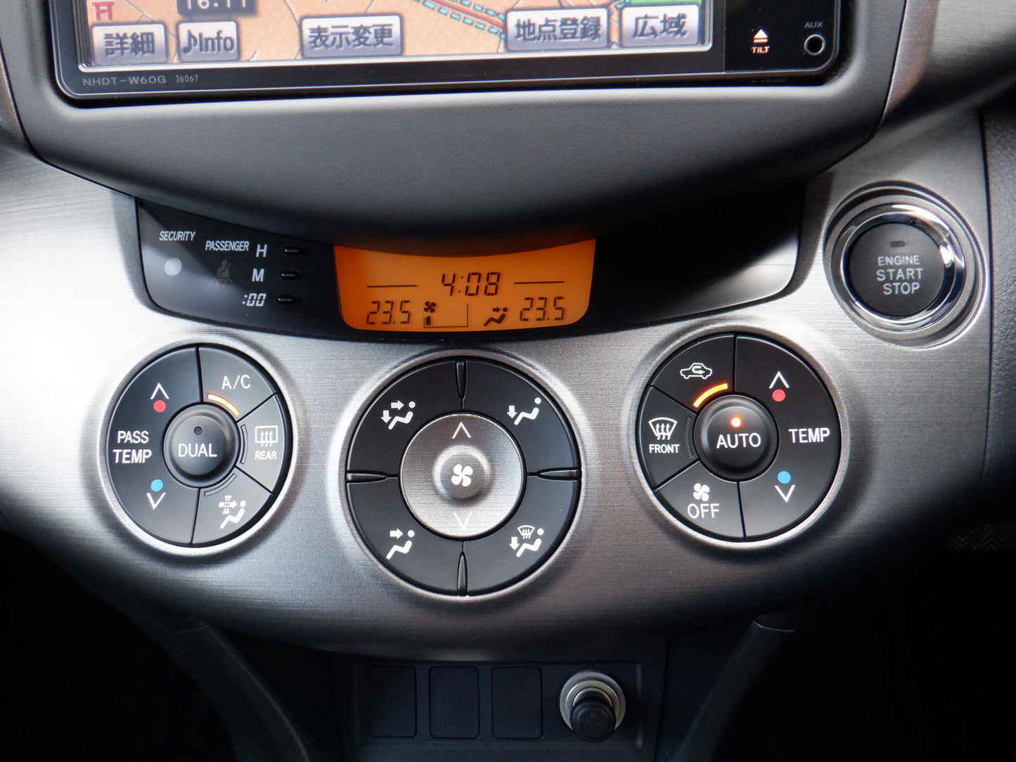 846 TOYOTA VANGUARD 240S 2010 / Milage: 13,700 Km
