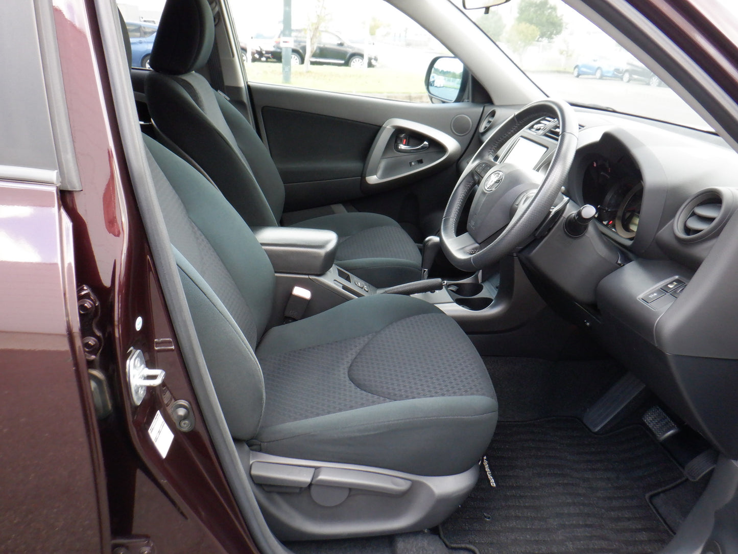 846 TOYOTA VANGUARD 240S 2010 / Milage: 13,700 Km