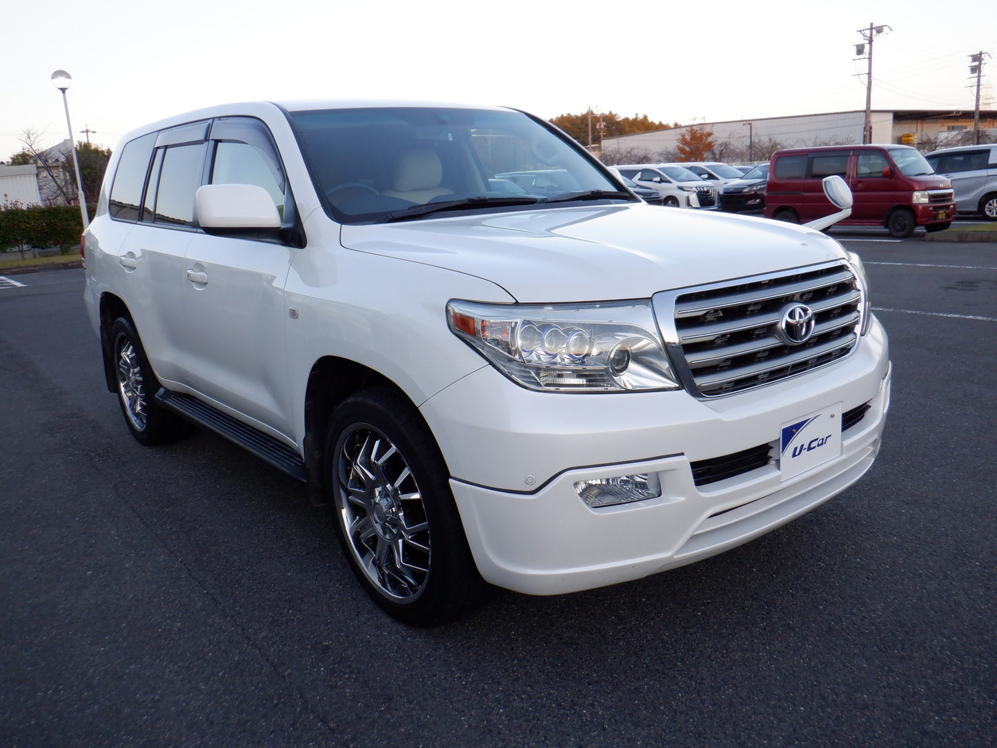 841 TOYOTA LAND CRUISER AX 2008 / Milage: 88,500Km