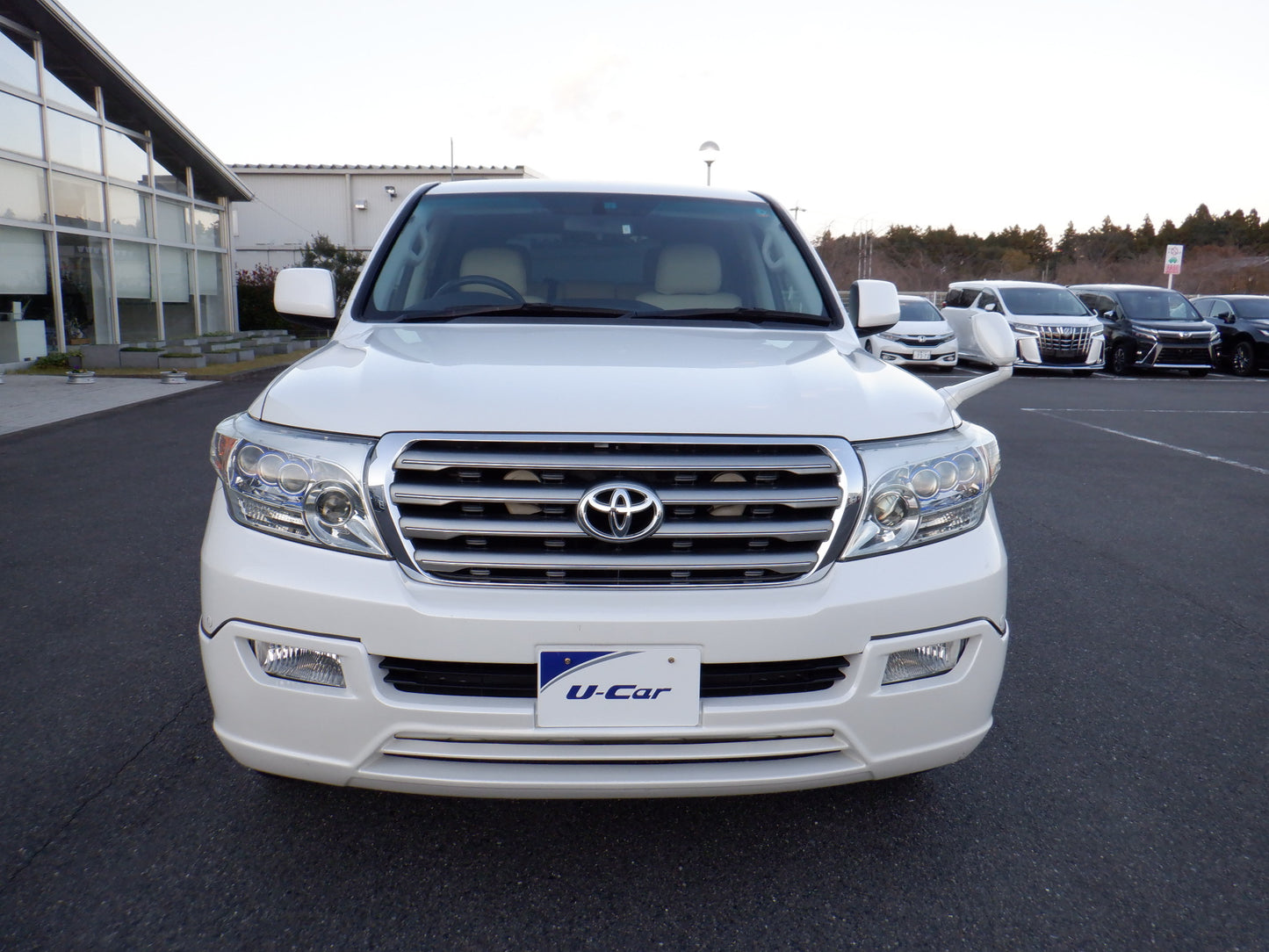 841 TOYOTA LAND CRUISER AX 2008 / Milage: 88,500Km