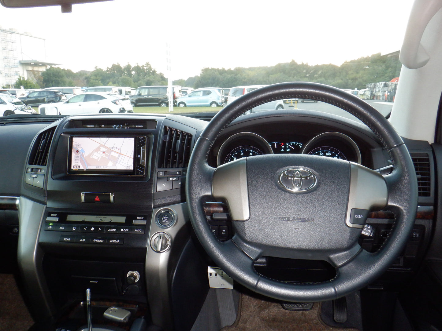 841 TOYOTA LAND CRUISER AX 2008 / Milage: 88,500Km