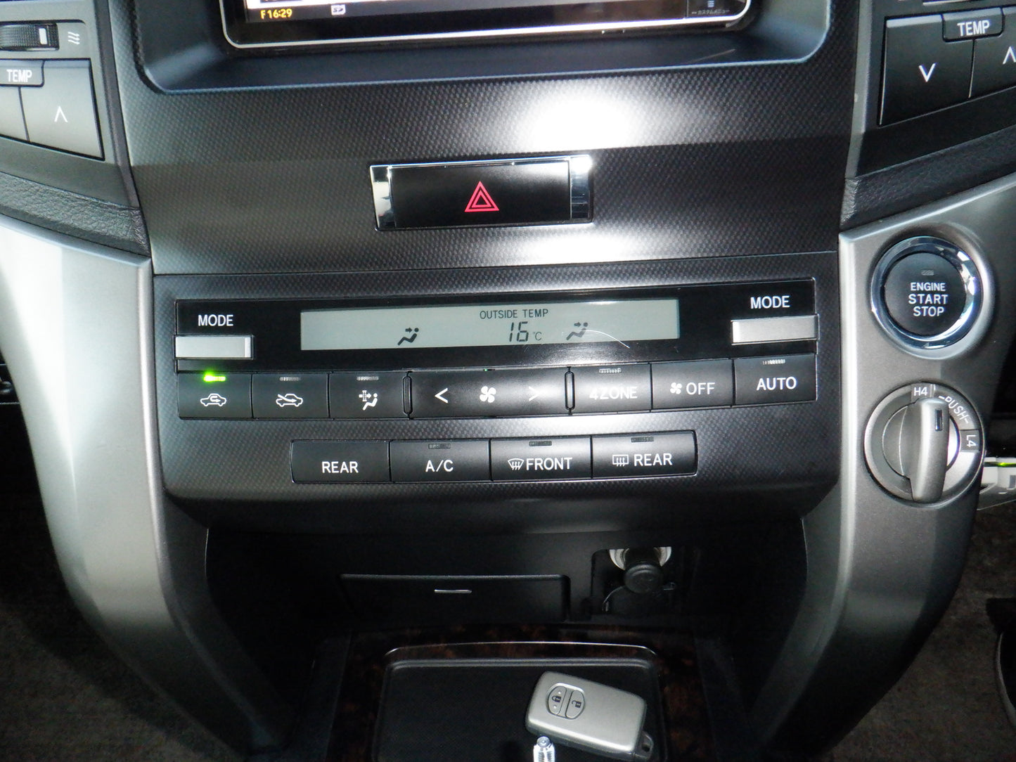841 TOYOTA LAND CRUISER AX 2008