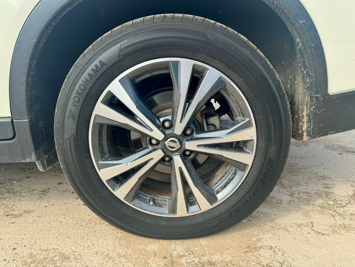635. Nissan X-Trail 20X 2017