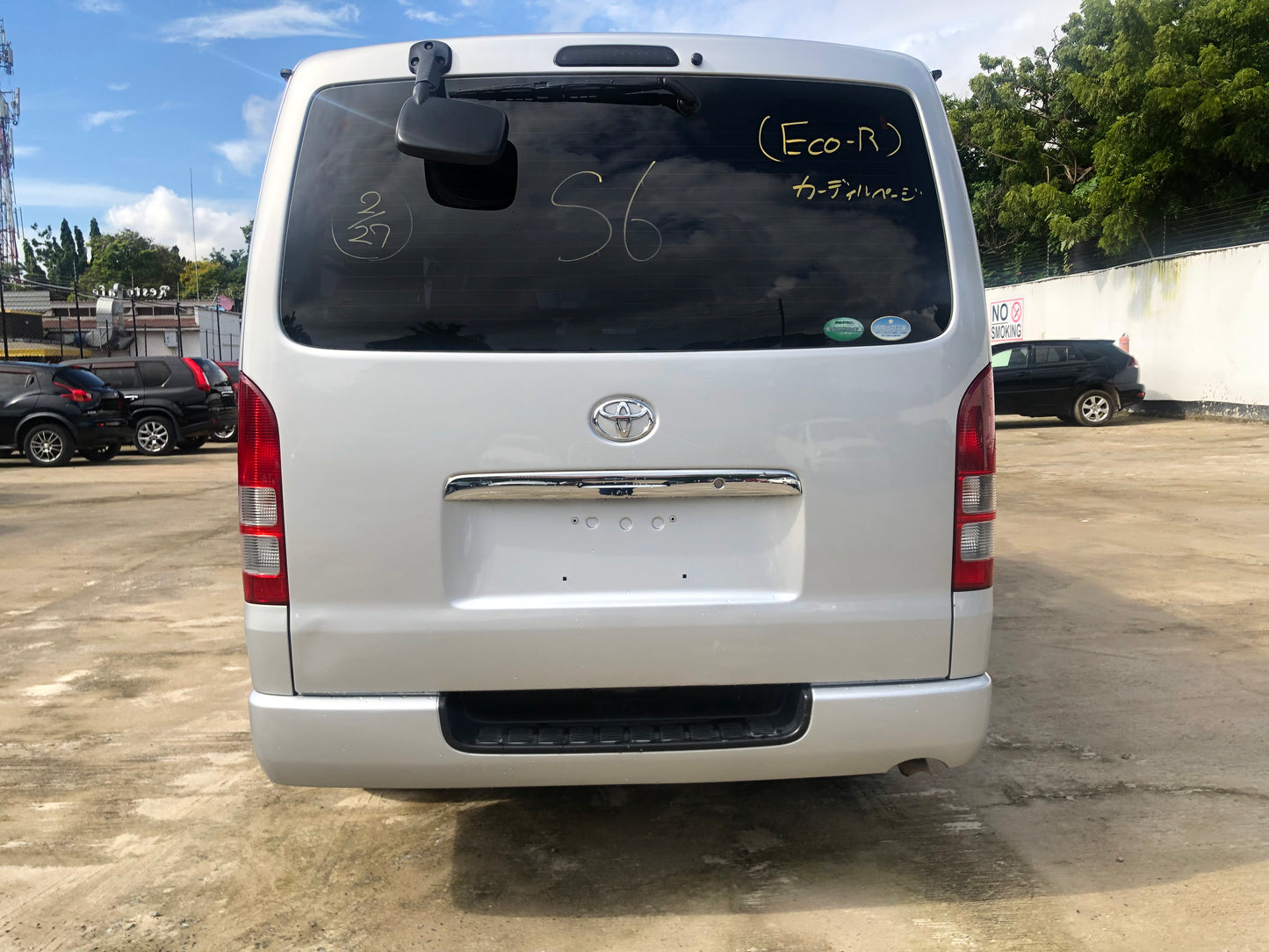715 TOYOTA HIACE DX 2013