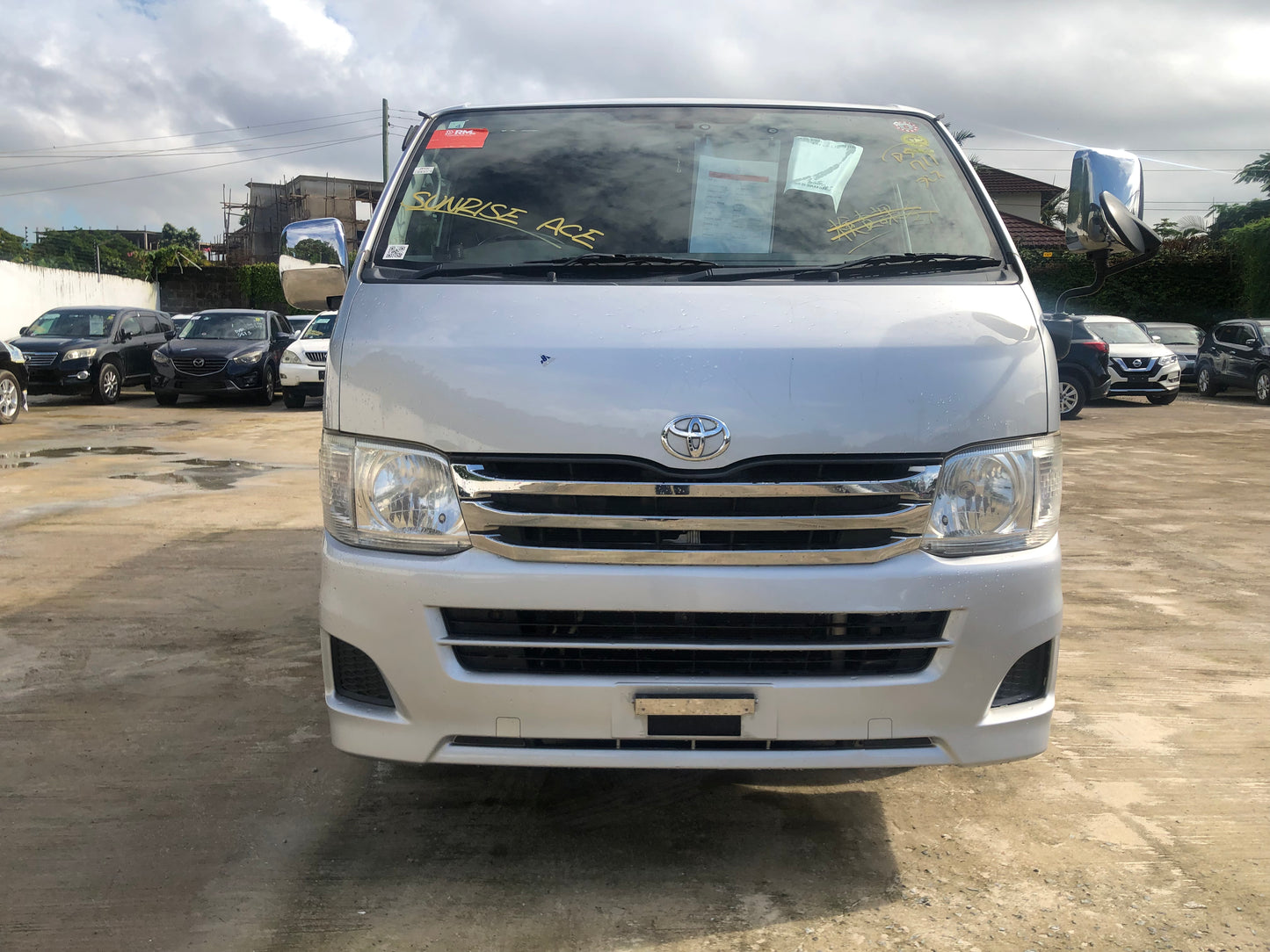 715 TOYOTA HIACE DX 2013