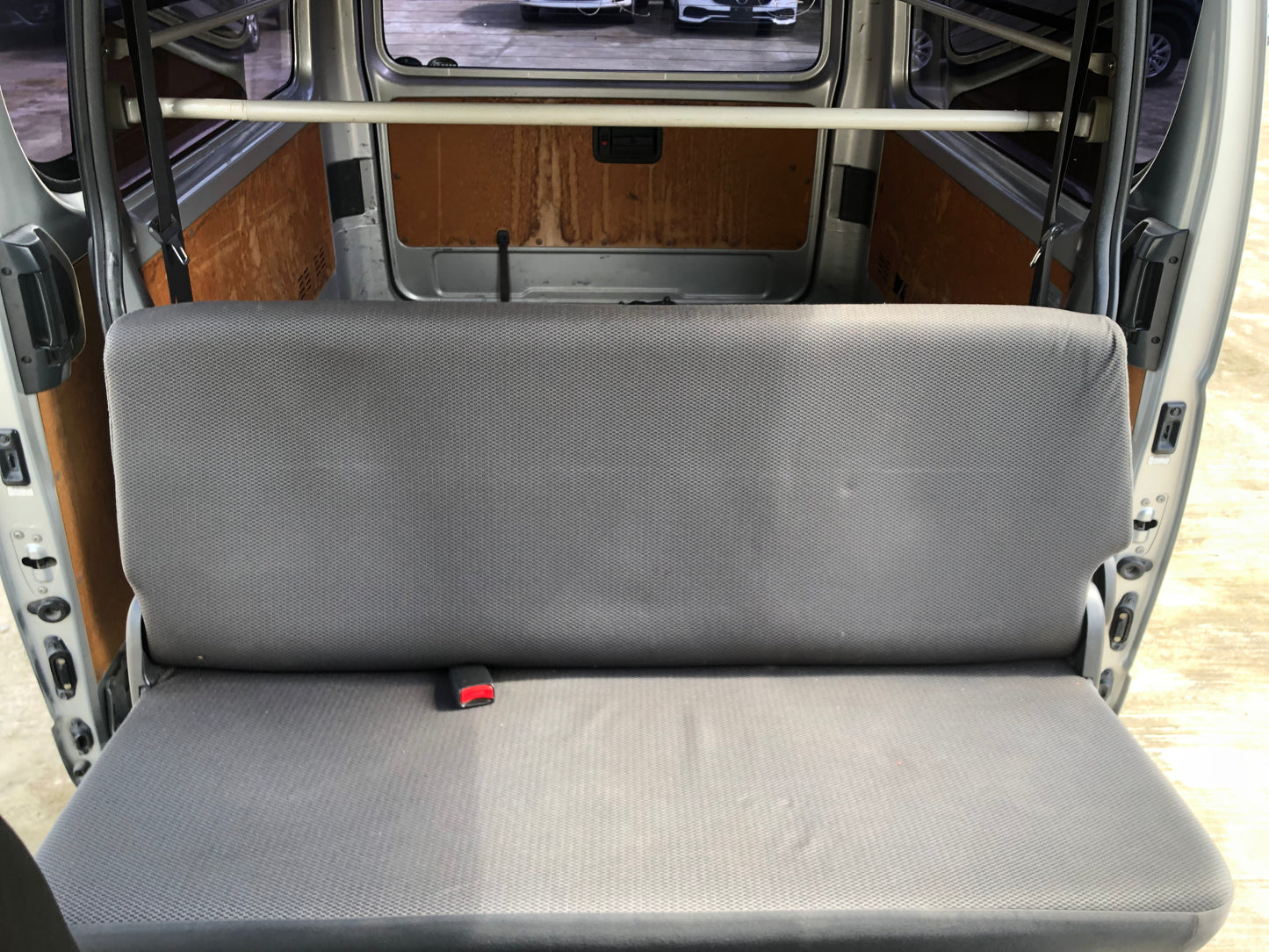 715 TOYOTA HIACE DX 2013