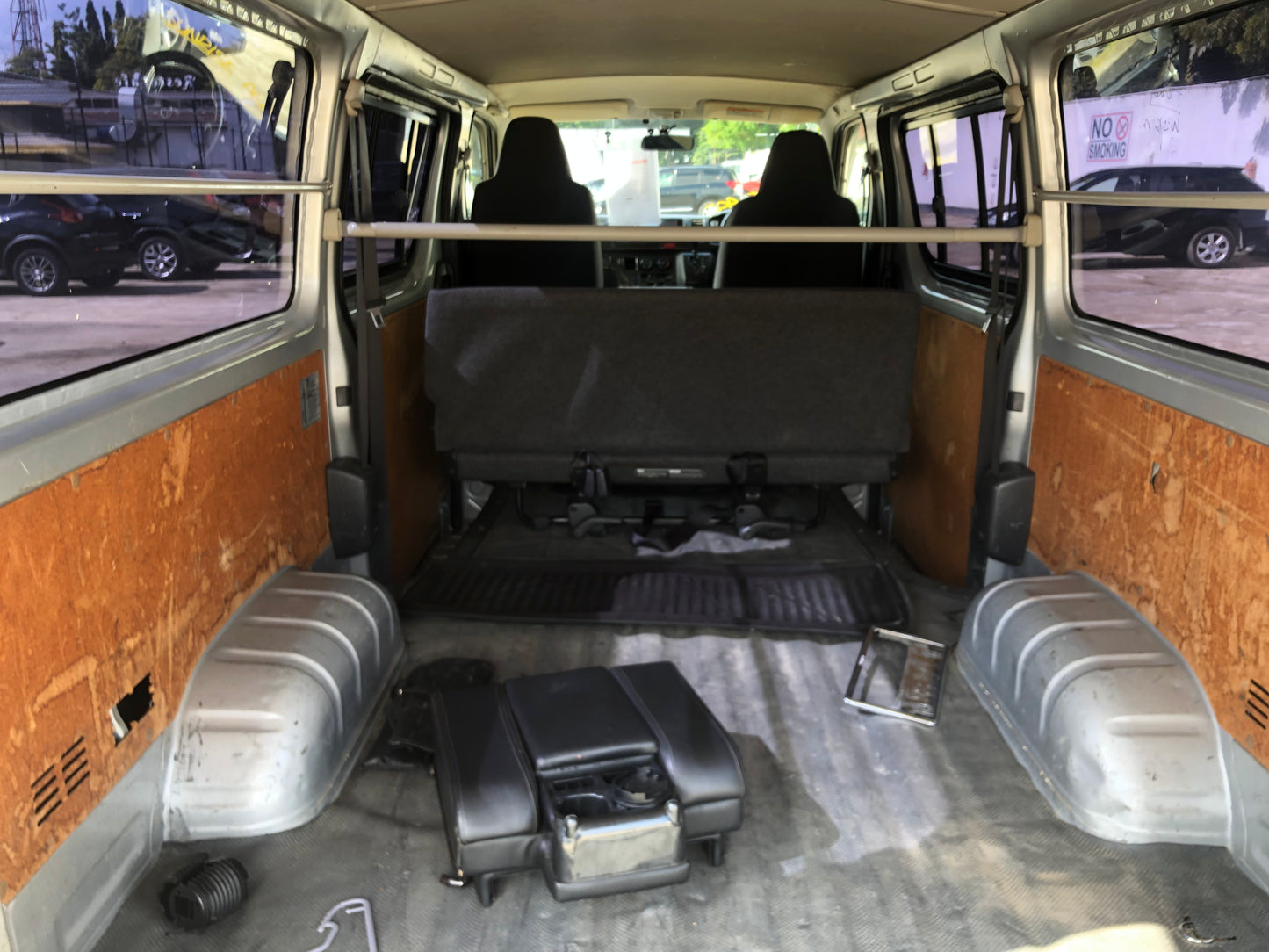 715 TOYOTA HIACE DX 2013