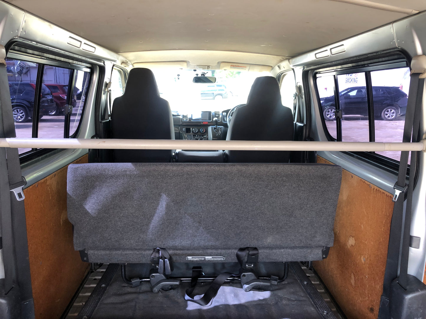715 TOYOTA HIACE DX 2013