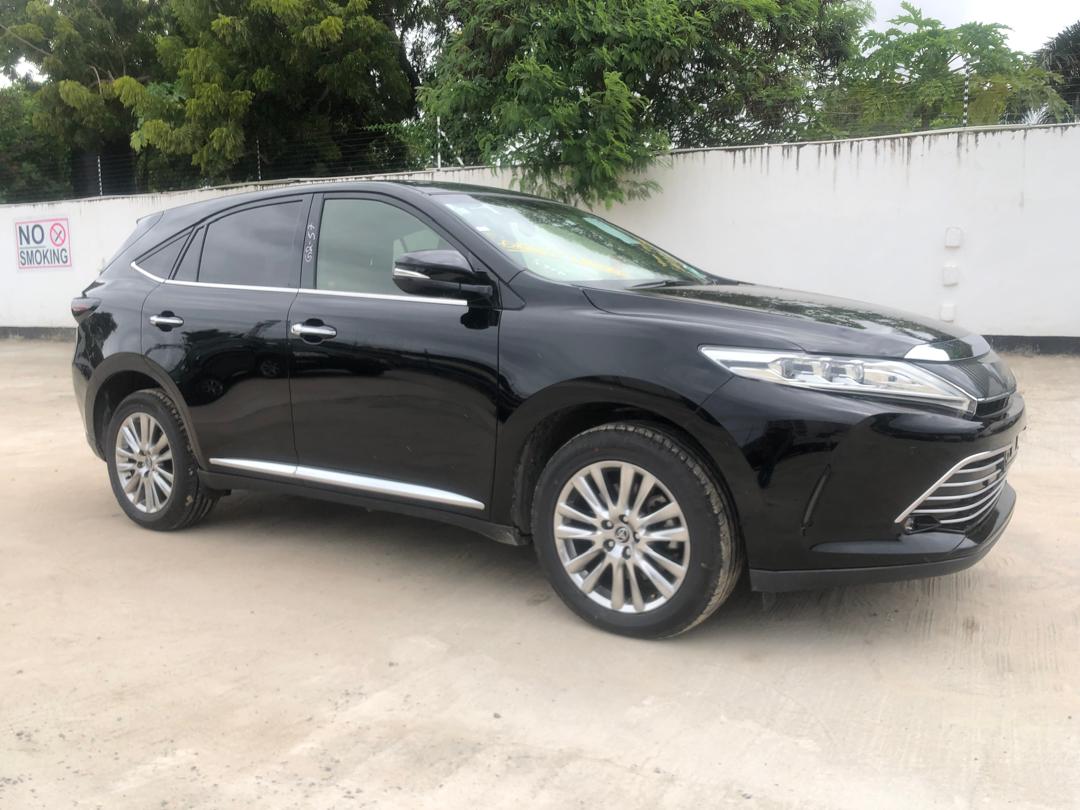 766. Toyota Harrier Premium 2018