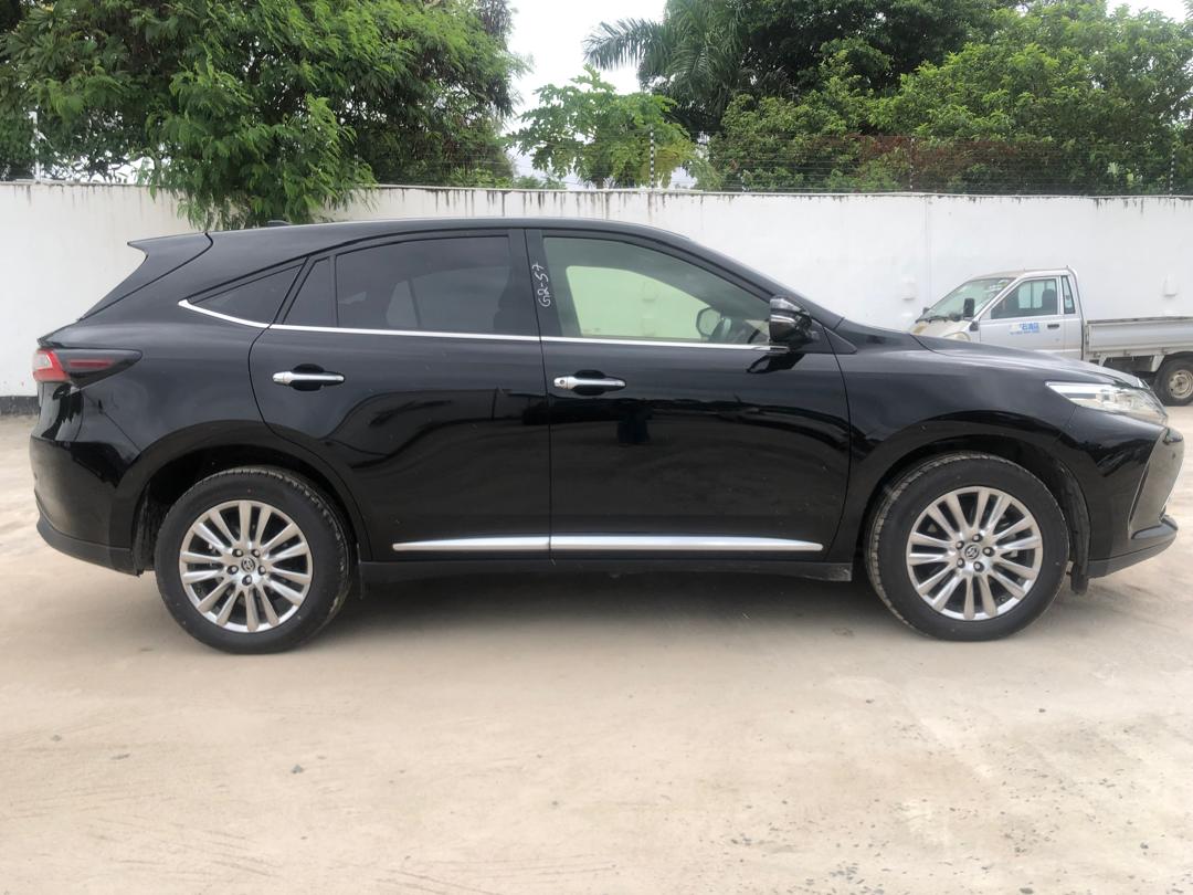 766. Toyota Harrier Premium 2018